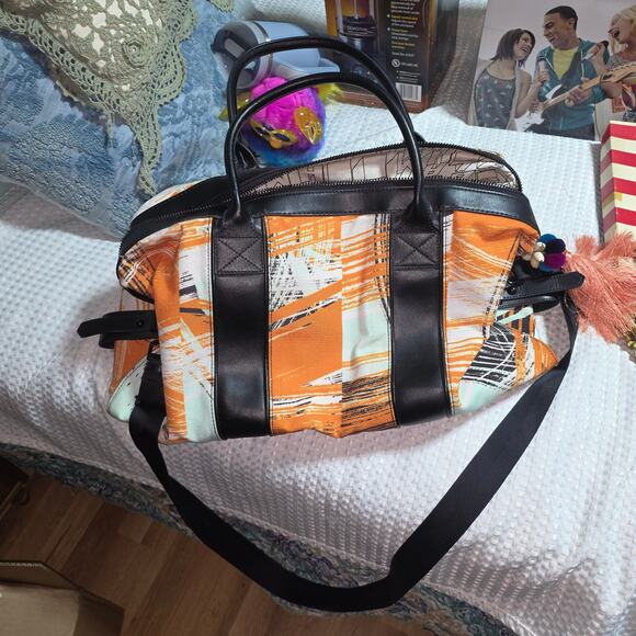 L.A.M.B. LAMB BY GWEN STEFANI FOR LIFE GYM BAG - Picture 1 of 9